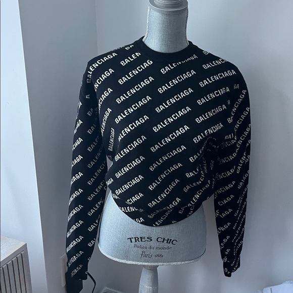 Balenciaga Black and White Logo Crewneck Sweater - Picture 2 of 8